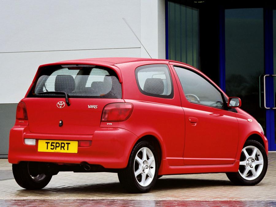  Toyota Yaris T-Sport 2001 года  (UK) (фото 4 из 4)